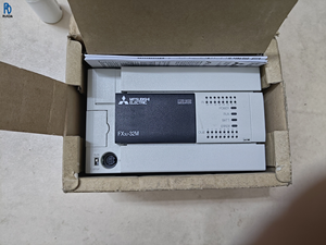 FX3U-32MR/ES-A 16 อินพุต 16 เอาท์พุต รีเลย์เอาท์พุต PLC สำหรับระบบอัตโนมัติทางอุตสาหกรรม - Product Image 1