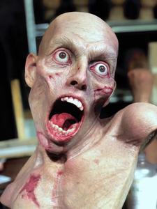 Statue de zombie en silicone hyper réaliste grandeur nature de qualité muséale, personnage d'horreur, figurine en cire pour maison hantée - Product Image 6