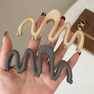 Matte Logam Klip Cakar Besar untuk Rambut Tebal Elegan Unik Bergelombang Vintage Rambut Cakar untuk Wanita Rambut Panjang Cakar Klip Emas - Product Image 5