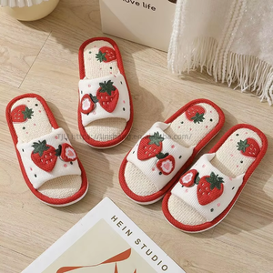 Sandalias de PVC Antideslizantes para Mujer, Suela Suave y Silenciosa, para Interiores, Modelo Strawberry Four Seasons - Product Image 2