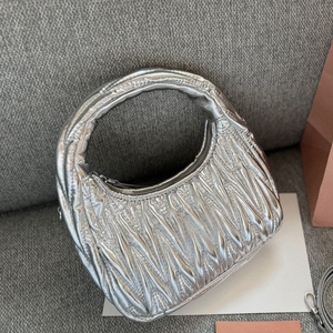 Bolso de Hombro/Bandolera Casual Ligero e Impermeable de PU con Cierre de Cremallera y Patrón de Letras de Lujo Ligero para Mujer - Product Image 5