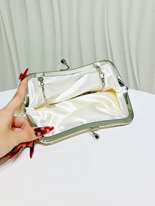 Nuevo Bolso de Mano Mini, Elegante y Portátil, para Cenas Formales, Románticas, con Cierre de Beso, Plisado, de Satén - Product Image 6