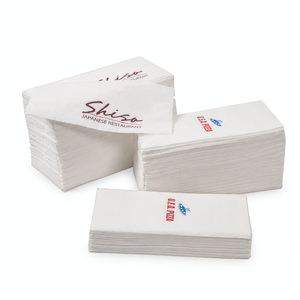 Serviettes de table personnalisées pour mariage, 3 plis, 33*33 cm, impression nom et date, pour la décoration de table de réception et l'anneau de serviette - Product Image 1