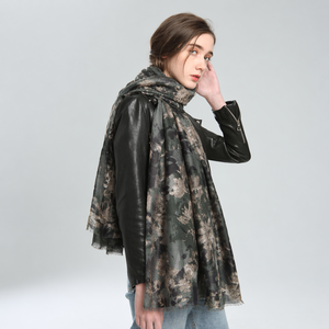 Bufanda Larga con Estampado Floral Vintage para Mujer, 90*180cm, Suave, para Uso Diario, Viajes, Accesorio de Moda, Venta al Por Mayor, Disponible en Stock - Product Image 1