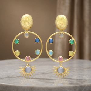 Nouvelles boucles d'oreilles pendantes multicolores en laiton plaqué or avec pierres précieuses, faites à la main, pour les fêtes, style ethnique, pierres de Jaipur - Product Image 3