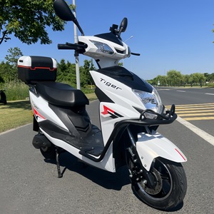 Scooter électrique tout-terrain le plus vendu et le moins cher pour adultes, moteur sans balais 60V 20Ah, autonomie de 50 km sur une seule charge - Product Image 1