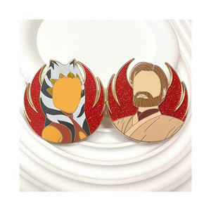 Épingles en émail dur <span class=keywords><strong>de</strong></span> haute qualité, personnalisées, en métal, avec motif tourbillon <span class=keywords><strong>de</strong></span> perles, représentant des personnages <span class=keywords><strong>de</strong></span> films <span class=keywords><strong>Star</strong></span> Wars, pour femmes, <span class=keywords><strong>de</strong></span> la marque Kunshan Noble. - Product Image 3