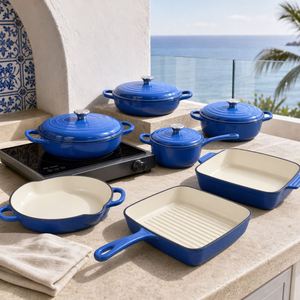 Ensemble de casseroles et poêles en fonte émaillée compatible avec tous les types de cuisinières, pour une variété de situations culinaires à la maison - Product Image 1