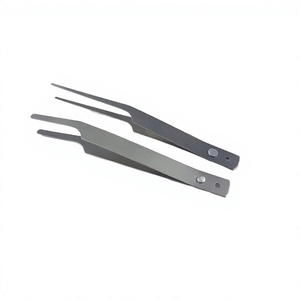 Pinzas Quirúrgicas de Acero Inoxidable Ultraligeras, Certificadas CE Clase II, Estándar Alemán, Uso Manual en Hospitales y Clínicas - Product Image 2