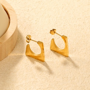 Pendientes de Aro Cuadrados Geométricos Minimalistas Chapados en Oro de 18K, Joyería de Acero Inoxidable Resistente al Deslustre, Pendientes Impermeables para Mujer - Product Image 4