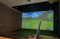 Simulateur de golf intérieur personnalisé 4K HD triple couche insonorisé Tissu pour écran d'impact de projecteur pour jouer au golf Tissu pour écran