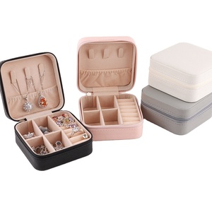 Caja de Almacenamiento de Joyas Cuadrada de Lujo al por Mayor de Fábrica con Cierre de Cremallera, Diseño Compacto Antioxidación para Collares y Pendientes - Product Image 2