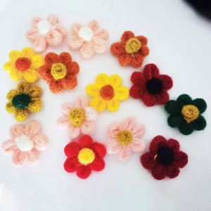 Accesorios de Flores de Mohair Tejidos a Mano con Ganchillo, Accesorios para Carcasas de Teléfono Móvil con Seis Flores, Accesorios Colgantes para Ropa - Product Image 2