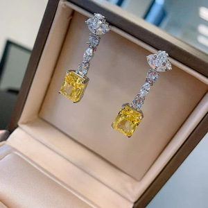 Eleganti Orecchini Pendenti Lunghi Rettangolari da Donna con Pietre Scintillanti, Gioielli per Abiti da Sera e Feste, Vendita all'Ingrosso - Product Image 4