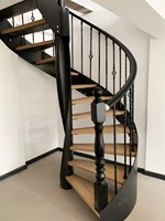 Escalier en colimaçon moderne en laiton, pierre de jade et aluminium, avec poutre centrale réglable en acier, construction en acier inoxydable, couleur personnalisable