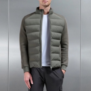 เสื้อแจ็คเก็ตพัฟดีไซน์ใหม่ ปักโลโก้ได้ ผ้าฝ้าย บุใยโพลีเอสเตอร์ สำหรับฤดูหนาว เสื้อโค้ทกันหนาวแบบมีซับใน สำหรับผู้ชาย ใส่เล่นกิจกรรมกลางแจ้ง - Product Image 6