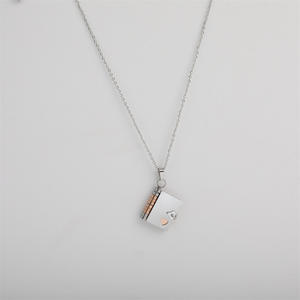 Collier Pendentif <span class=keywords><strong>Livre</strong></span> Carré en Acier Inoxydable Plaqué Or Gravable Bijoux de Famille Couleur Or Or Rose Noir - Product Image 5