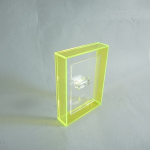 Wholesale Modern Double‑Sided Magnetic Acrylic <b>Photo</b> Frame Custom Size Easy Assembly For Desk Display - Product Image 5
