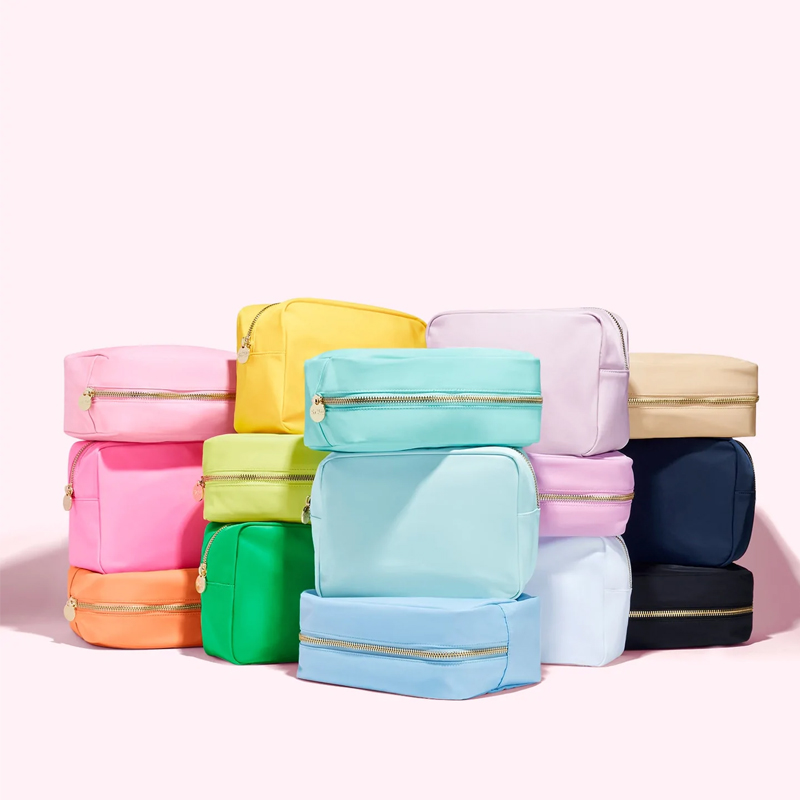 Индивидуальная косметичка с блестящими нашивками для букв, маленькая косметичка, нейлоновая сумка