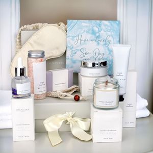 Coffret Cadeau Bain : Diffuseur de Douche, Bougie Parfumée, Savon Lavande et Herbes 100ml – Cadeau d'Anniversaire pour Femme - Product Image 1