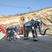 Sculpture d'éléphant en acier inoxydable forgée à la main avec finition miroir pour décoration extérieure traditionnelle et cadeau