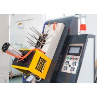 Machine de fabrication de boîtes de papier à emporter entièrement automatique