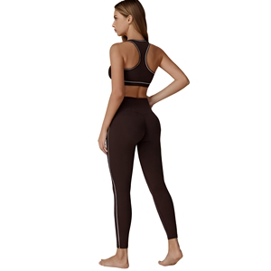 Ensemble de yoga 2 pièces pour femme, marron foncé uni, legging taille haute et brassière de sport dos nageur, avec bordure contrastante, sans couture, tenue de sport - Product Image 3