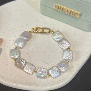 สร้อยข้อมือไข่มุกน้ำจืดทรงสี่เหลี่ยมสไตล์ยุโรปอเมริกันแบบบาโรกธรรมชาติ พร้อมตัวล็อคเงินแท้ ดีไซน์ใหม่ทั้งชิ้น - Product Image 5