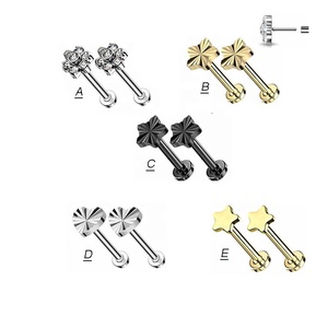 Boucles d'oreilles labret en titane à filetage interne, double tête étoile et cœur, à dos plat, bijoux de piercing pour lèvre et cartilage - Product Image 1