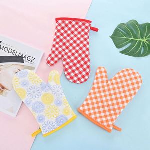 Ensemble de maniques de four et de protège-plats vierges pour sublimation, style imprimé, idéal comme cadeau - Product Image 6