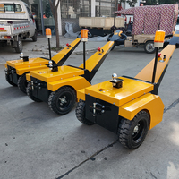 Tracteur électrique léger et silencieux à batterie pour applications logistiques intérieures en entrepôt et supermarché