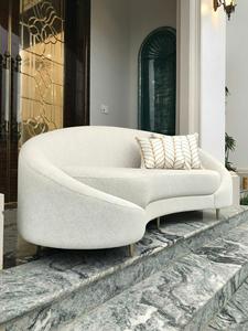 Sofá Cama de Dos Plazas Moderno, Curvo, de Terciopelo Bouclé, con Estructura de Madera de Lujo, para Hoteles y Villas, Muebles para Sala de Estar - Product Image 3