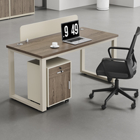 Bureau bureau personnel bureau simple moderne écran station casier partition employé bureau d'ordinateur