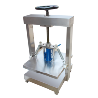 Presse multifonctionnelle pour petits haricots secs et tofu séché avec pompe et moteur pour le traitement des produits à base de haricots, facile à utiliser