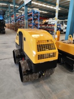 Compacteur vibrant à double tambour télécommandé RWYL202, alimenté par Honda GX690, idéal pour le remblaiement de fosses étroites et dangereuses
