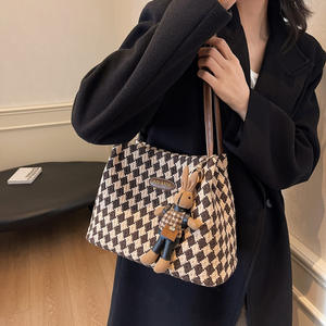 Sac à bandoulière à carreaux noir et blanc, design classique, sac à main à la mode pour femme - Product Image 2