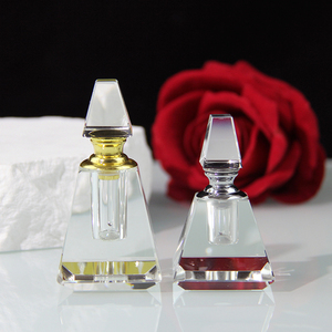 Tùy Chỉnh Kích Thước Rỗng Kim Tự Tháp Hình Dạng 5Ml Rõ Ràng Tinh Thể Nước Hoa Chai Dubai Dầu Thủy Tinh Oud Chai - Product Image 1