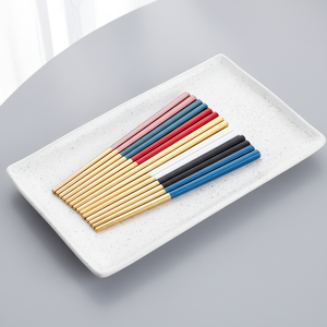 <span class=keywords><strong>Palillos</strong></span> de Acero Inoxidable 304 <span class=keywords><strong>para</strong></span> el Hogar, <span class=keywords><strong>Palillos</strong></span> Gruesos Antideslizantes <span class=keywords><strong>para</strong></span> Restaurante, <span class=keywords><strong>Palillos</strong></span> Cuadrados con Mango Dorado - Product Image 4