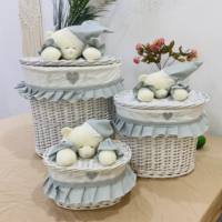 Ensemble de paniers de rangement pour enfants Designer 4-PC Base en saule avec couvercle et doublures en peluche pour le linge