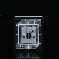 Prise murale extérieure en plastique étanche IP55 avec ports USB-A et USB-C, 250V 13A, auto-mise à la terre, marquage GCC/G/Q