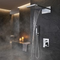 Système de douche mural moderne avec jet pluie, sortie cascade et douchette à main pour salle de bain d'hôtel