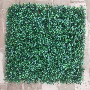 Lot de 10 panneaux muraux en herbe artificielle de 20 x 20 pouces - Panneaux en buis artificiel pour fond mural végétal, clôture de jardin, mariage, écran d'intimité - Product Image 1