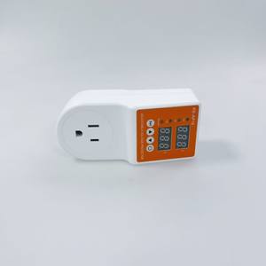 Protector de Voltaje Digital Ajustable 120V 16A Monofásico con Pantalla para Enchufe Americano - Product Image 2