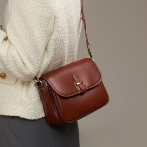 Sac à bandoulière vintage rétro classique en cuir véritable tanné végétal, petit sac carré pour femme, léger - Product Image 1