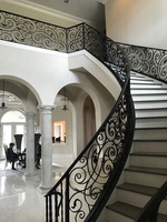 Rampe d'escalier intérieure en fer forgé décorative courbée haut de gamme du Canada / Rails en fer