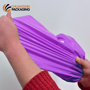 Bolsas Polymailer ecológicas a <span class=keywords><strong>precio</strong></span> <span class=keywords><strong>de</strong></span> fábrica y bolsa <span class=keywords><strong>de</strong></span> plástico autosellante <span class=keywords><strong>Paquete</strong></span> <span class=keywords><strong>de</strong></span> envío logístico personalizado para ropa - Product Image 6