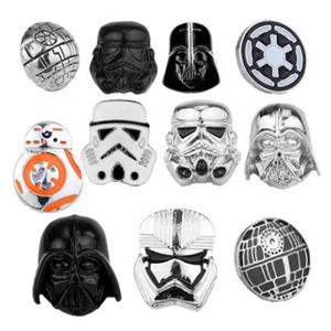 Ingrosso Spille in Metallo Smaltate, Distintivi a Forma di Personaggi Cinematografici, Spille con Logo di Fate, Spille a Forma di Stella, Spille Anime, Spille Scultura, Spille Guerre, Spille Cast per Abbigliamento - Product Image 3