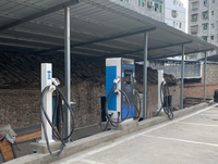 Nouvelle borne de recharge pour véhicules électriques à double pistolet 120 kW, montage au sol, station de recharge pour véhicules électriques 240 kW CC pour parking public CCS