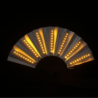 Éventail Pliant Lumineux LED Coloré Personnalisé de 33 cm (10 Pouces) en Bambou pour Soirées Dansantes et Accessoire de Danse en Boîte de Nuit – Vente en Gros
