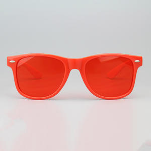 2024 logotipo personalizado UV400 gafas de sol de plástico regalos promocionales de moda púrpura para hombres mujeres PC Material rojo azul verde amarillo - Product Image 2